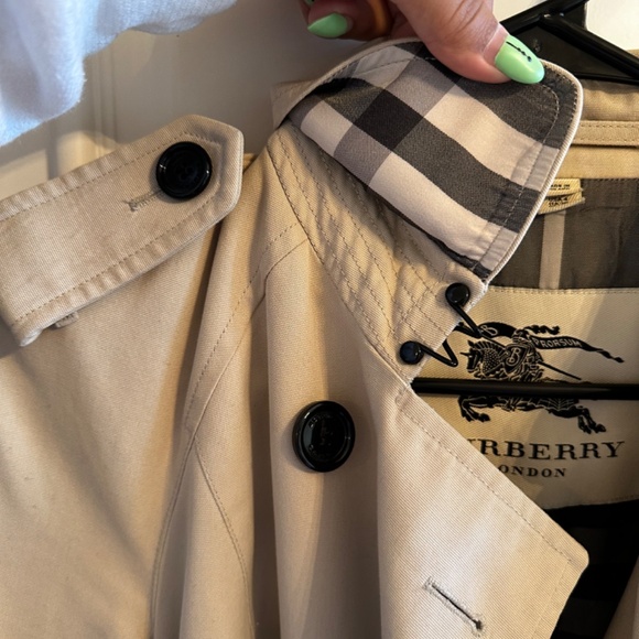 Burberry Coat - Size 4 - Picture 2 of 12